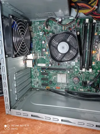 Ordenador Fujitsu ESPRIMO Reacondicionado