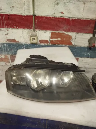 Faro foco delantero derecho Audi A3 8P