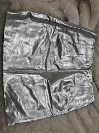 Falda plateada Mango