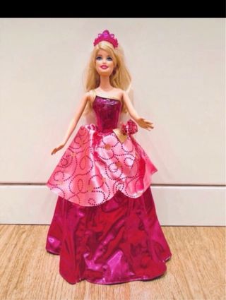 Muñeca Barbie Princesa Vestido Rosa