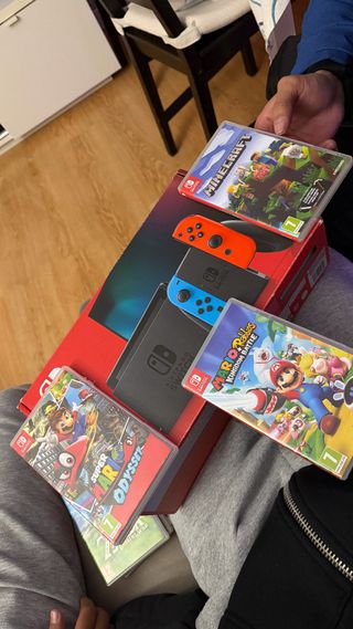 Nintendo Switch + 3 Juegos
