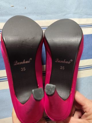 Zapatos de tacón rosa