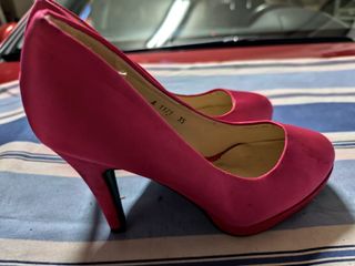 Zapatos de tacón rosa