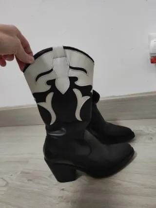 Botas cowboy piel blanco y negro