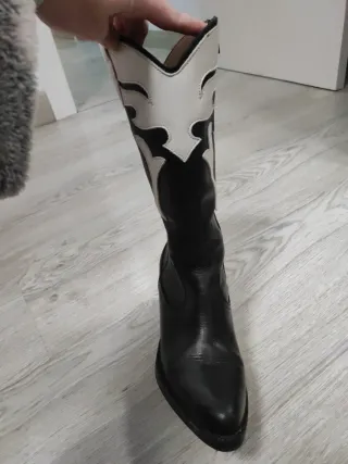 Botas cowboy piel blanco y negro