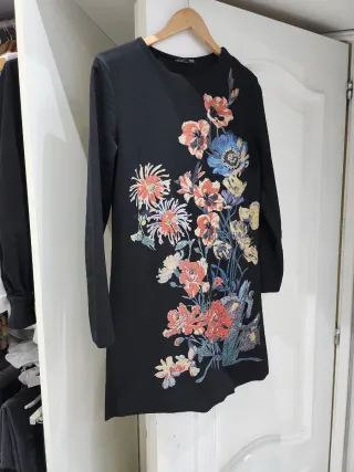 Vestido Zara Negro Flores Talla S