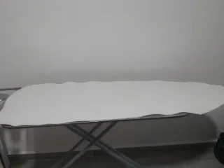 Mesa de planchar metálica