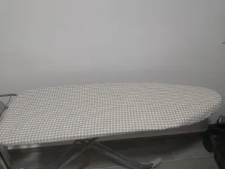 Mesa de planchar metálica