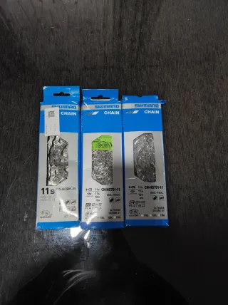 3 Cadenas Shimano 2 CN-HG701-11  y 1 cn-hc99