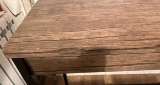 Mesa alta estilo industrial con 2 taburetes