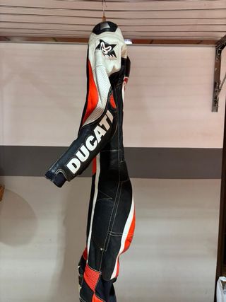 Mono Ducati Corse Talla [44]