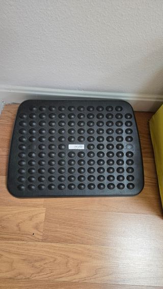 Reposapiés ergonómico para escritorio