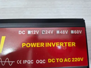 Inversor Easun 5000W 24V DC a 220V AC