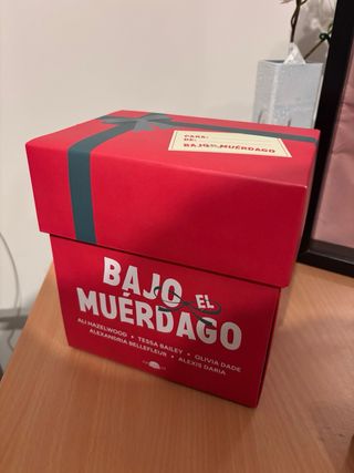 Estuche Bajo el Muérdago