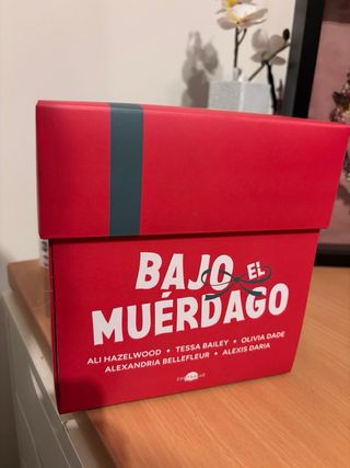 Estuche Bajo el Muérdago