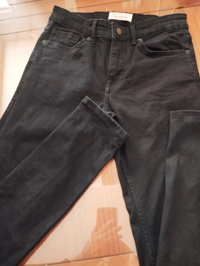 Pantalón vaquero negro