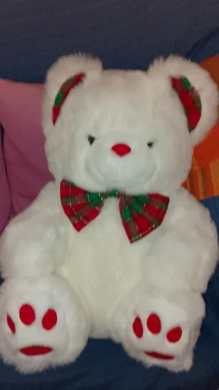 Orsetti di peluche bianchi con fiocco a quadri