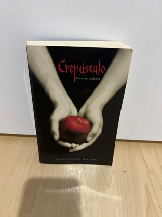 Crepúsculo (Saga Crepúsculo 1) (Spanish Edition)
