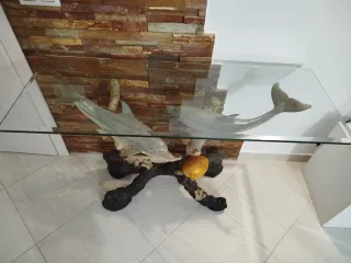 Mesa de cristal con base de porcelana y piedra