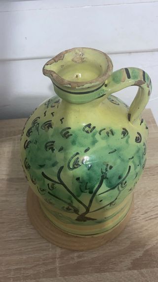 Aceitera de fuente de arzobispo