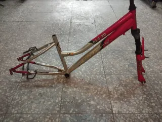 Cuadro Bicicleta con Suspensión Delantera