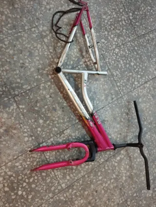 Cuadro Bicicleta con Suspensión Delantera