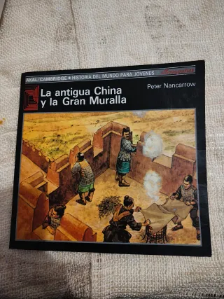 Una colección de libros en venta