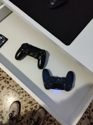 PS4 Edición FAT GLACIAR WHITE CON DOS MANDOS Y JU