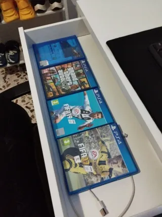 PS4 Edición FAT GLACIAR WHITE CON DOS MANDOS Y JU