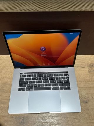 MacBook Pro 15 2017 i7 16GB RAM 256GB SSD Plata