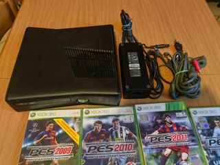Xbox 360 Slim 40 GB +11 Giochi(Senza Controller)