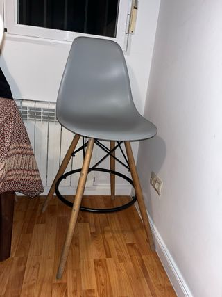 2 Sillas Altas Madera y Plástico