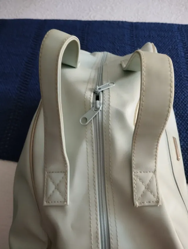 Neceser verde agua y blanco