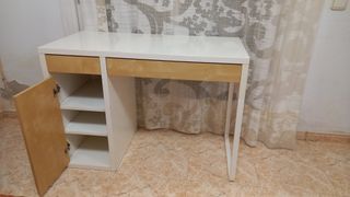 2 Mesillas de noche de madera Y 2 mesas escritorio