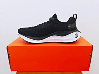 NIKE REACTX INFINITY RUN 4
