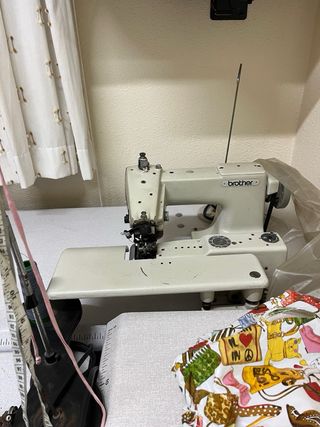 Máquina de coser industrial Brother bajos