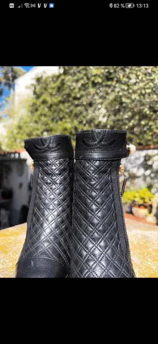 Botines negros acolchados tacón