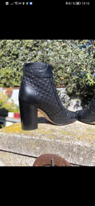 Botines negros acolchados tacón