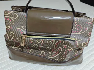 Bolso verde oliva con estampado