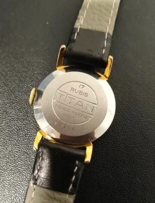 Reloj Titan Mecánico 17 Rubis Dorado
