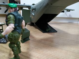 Avión militar Hercules 80 cm