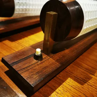 🇸🇪 Pareja apliques palisandro y cristal.