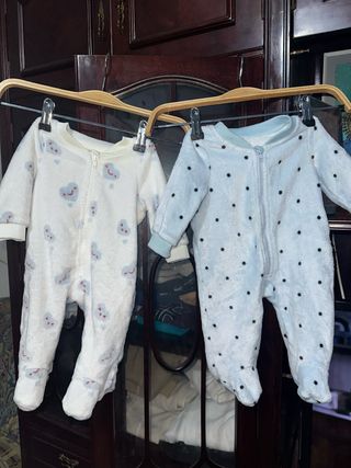 Conjunto de pijamas gorditos para bebé