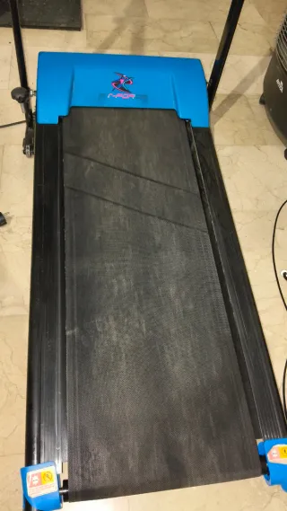 Cinta de correr azul