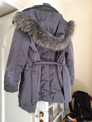 Piumino donna grigio con cappuccio e pelliccia