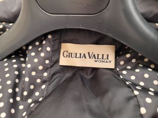 Piumino donna grigio con cappuccio e pelliccia