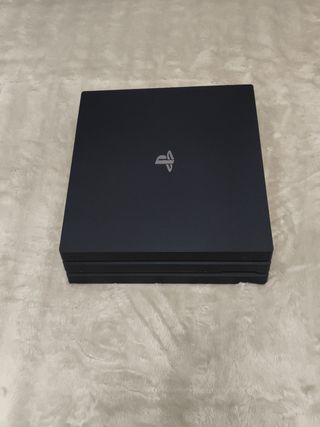 Console PS4 Pro con accessori
