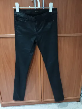 Pantalón pitillo negro