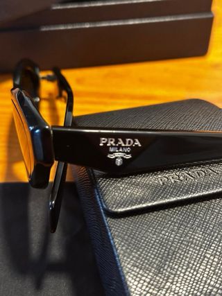 Gafas de sol Prada negras