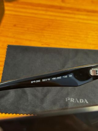 Gafas de sol Prada negras